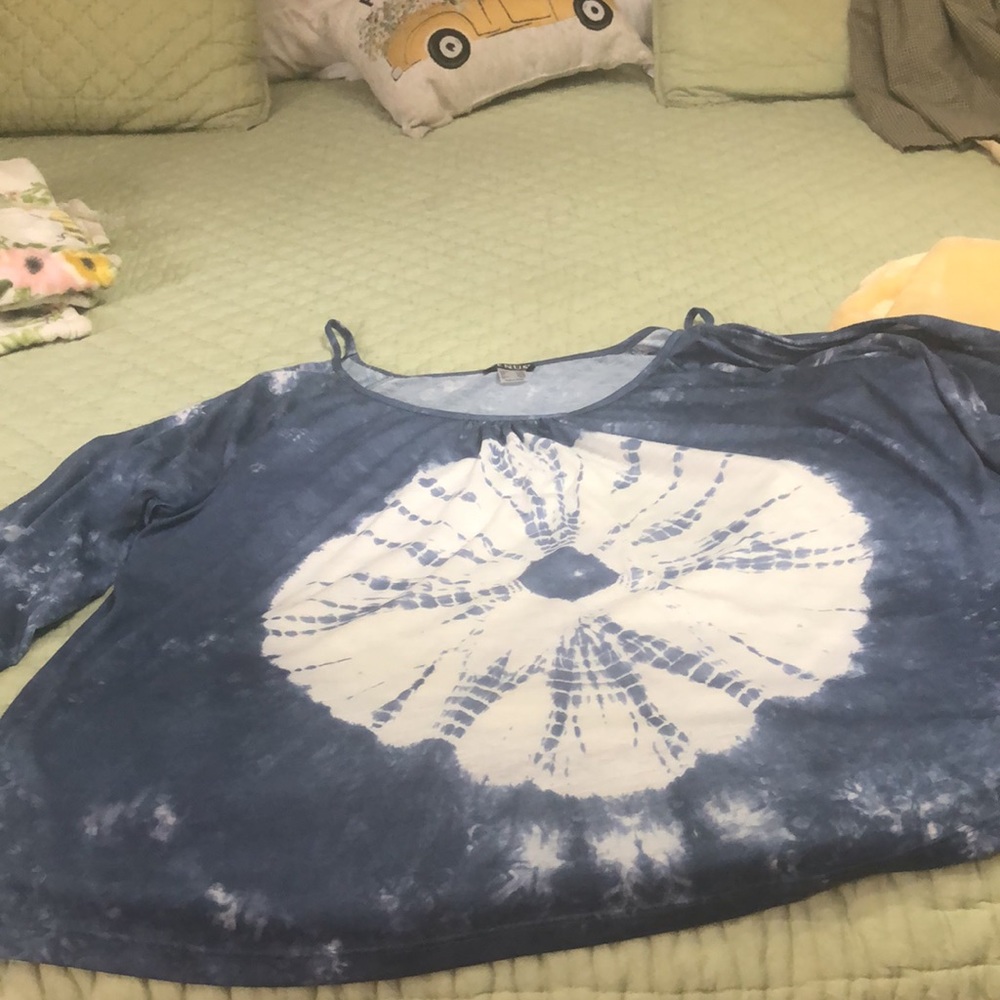Womens Top - Picture 3 of 3